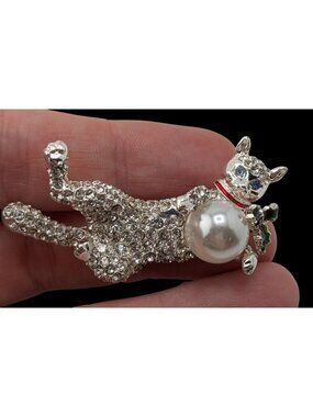 Pet Friends Cat Brooch Silver Rhinestone Faux Pearl Kitty Pin Glam Animal Jewelr